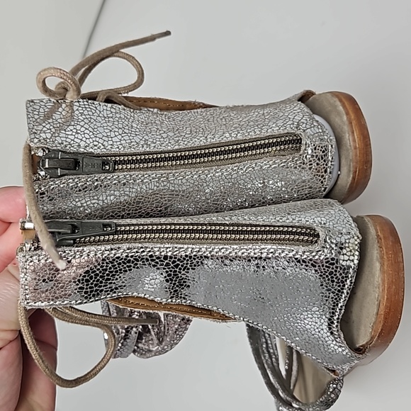 Free People Silver Metallic Strappy Zipper Laceup Gladiator Sandals Size 38 - Picture 4 of 11